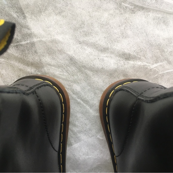 Black leather boots size 7.5 very similar to Martens - Picture 3 of 3